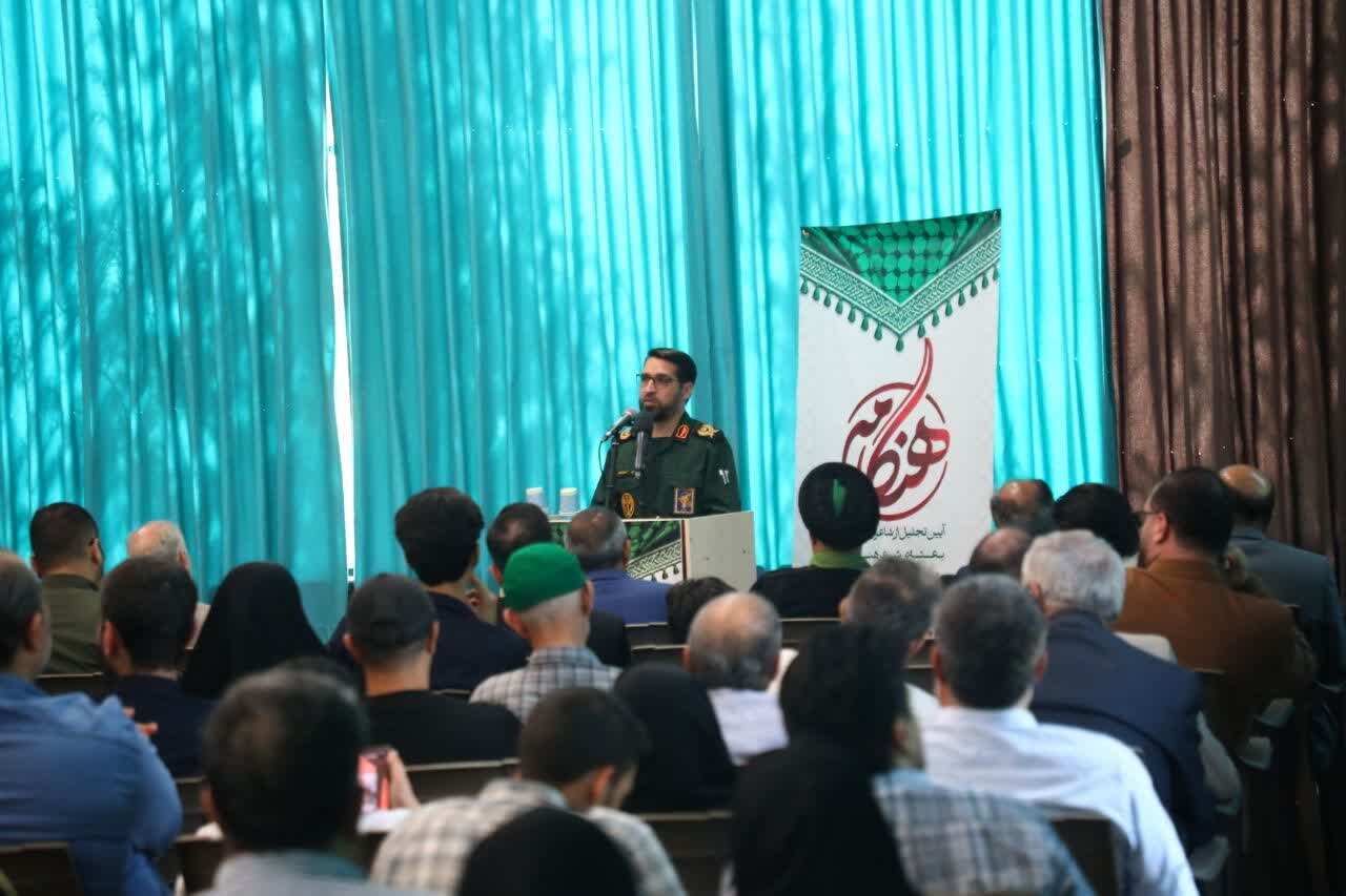 بزرگداشت شاعران انقلابی «بعثت شعر هنگامه»؛ حضور مردم، دشمن را مأیوس کرد